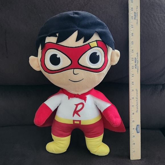 🎈 Ryan’s World Superhero Plush Toy – 18” with Red Cape and Mask Pre-Owned - Picture 3 of 9